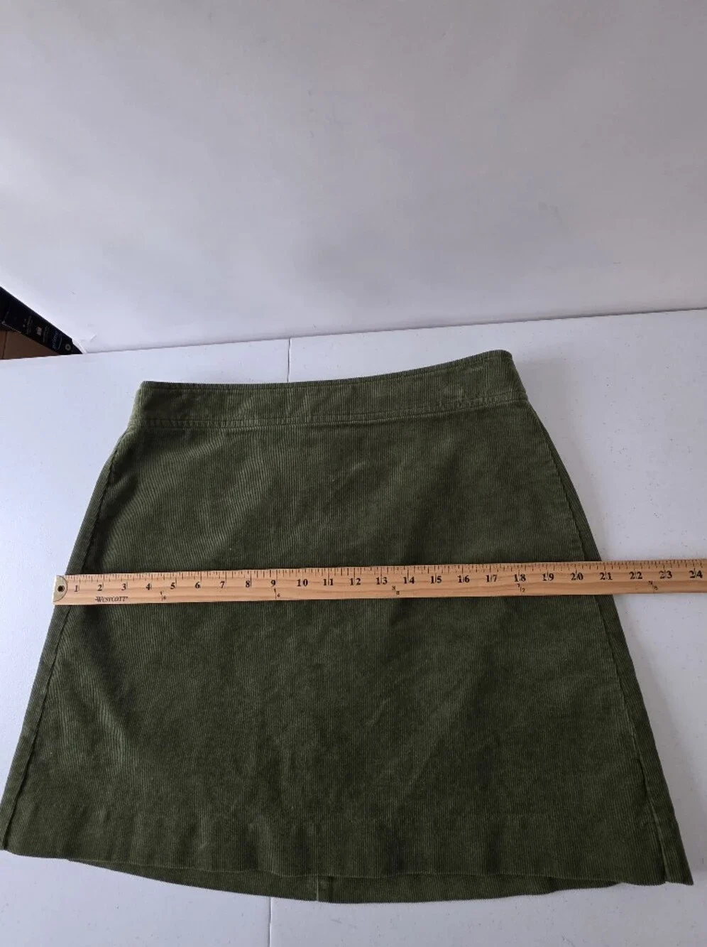 J. Crew Corduroy Mini Skirt Size 10 Green‎ Cotton Back Zipper Academia Festival